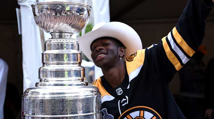 lil-nas-x-stanley-cup-final.jpg