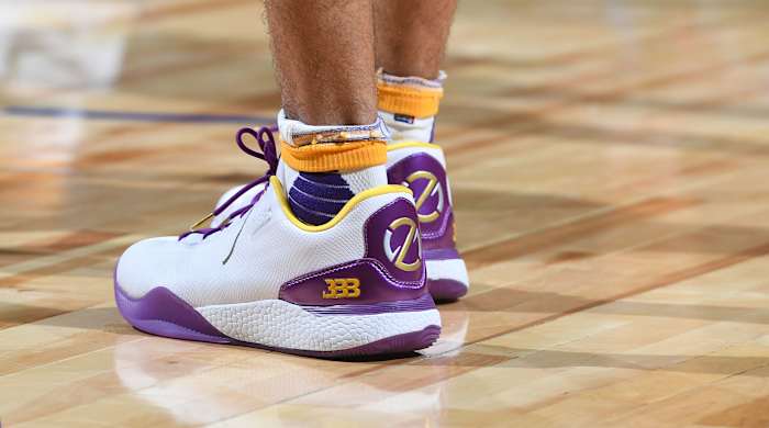 lonzo-ball-switching-sneakers-summer-league.jpg
