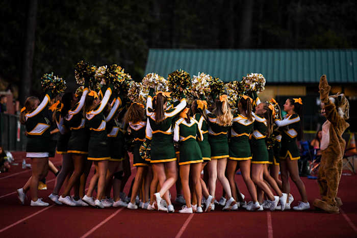 paradise-high-cheerleaders