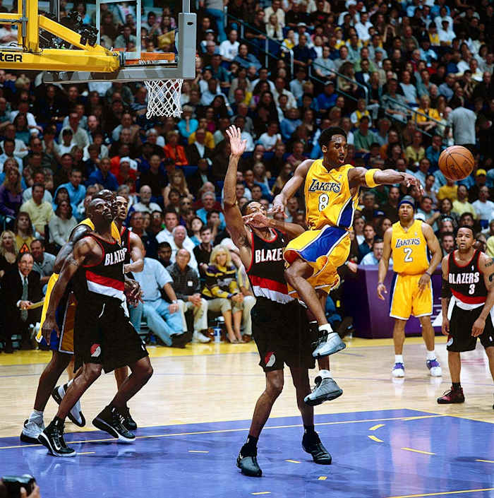 2001-0422-Kobe-Bryant-001230689.jpg