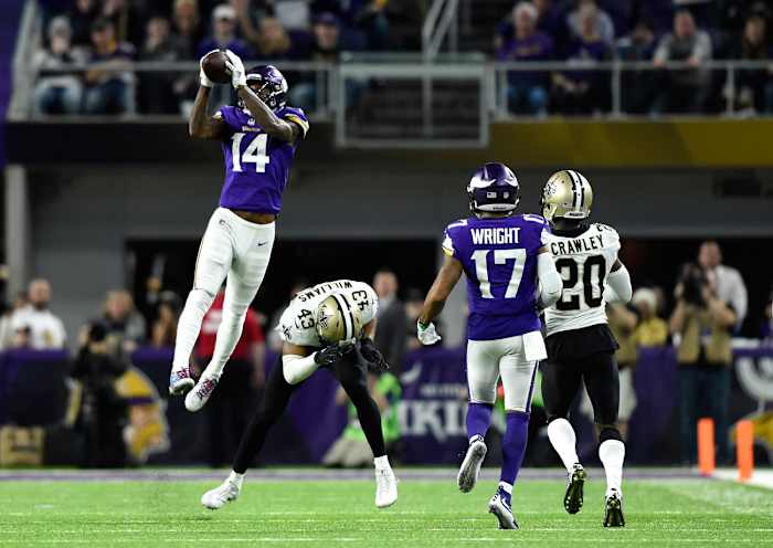 mmqb-stefondiggs-catch.jpg