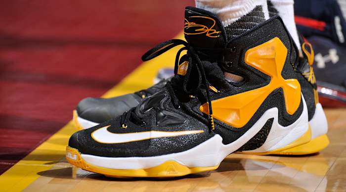 lebron-black-yellow.jpg