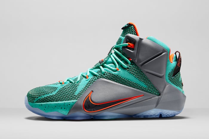 LeBron12_0.jpg