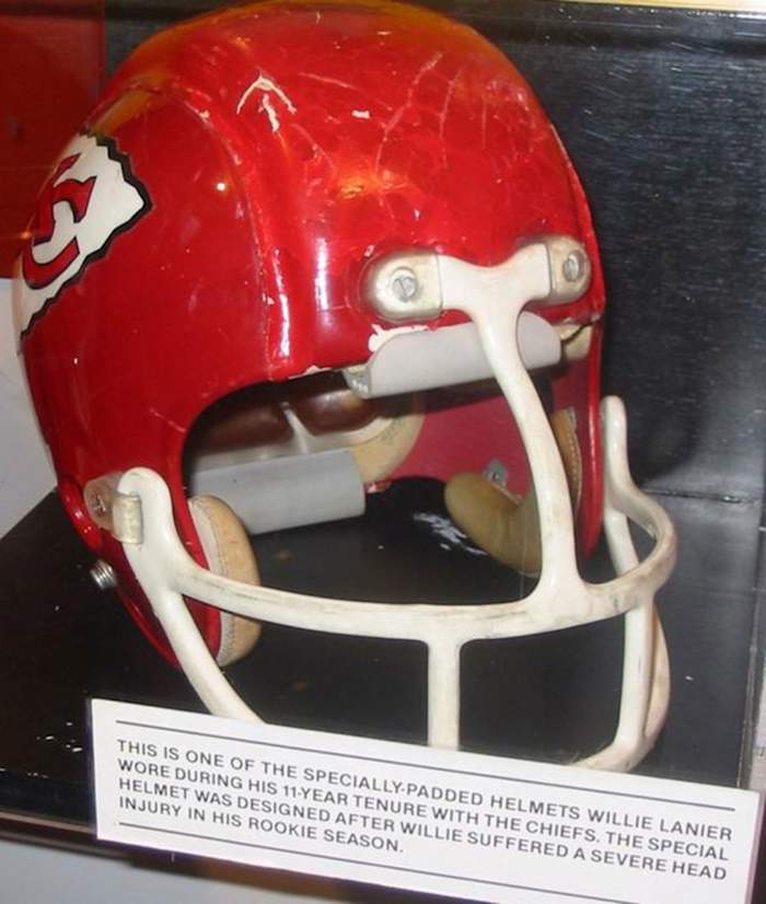 chiefs-helmet.jpg