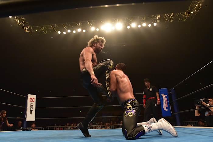 Courtesy NJPW and TV Asahi_Omega V-trigger[1].jpg