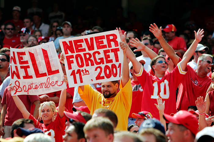 sept-11-chiefs-signs.jpg