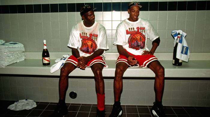 michael-jordan-scottie-pippen-after-3-peat.jpg
