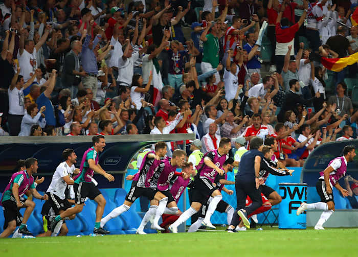 germany-bench-celebrate-toni-kroos.jpg