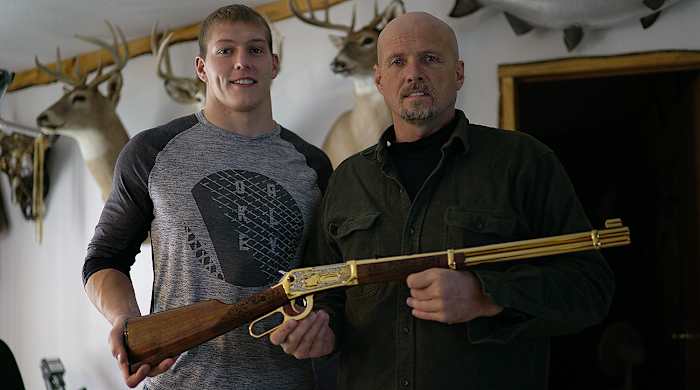 Leighton Vander Esch and his father, Darwin.
