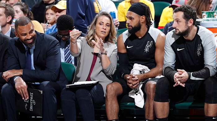 becky-hammon-spurs-bench.jpg
