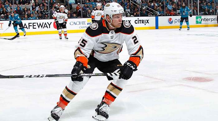 ondrej-kase-ducks-contract-nhl-free-agent-1300.jpg