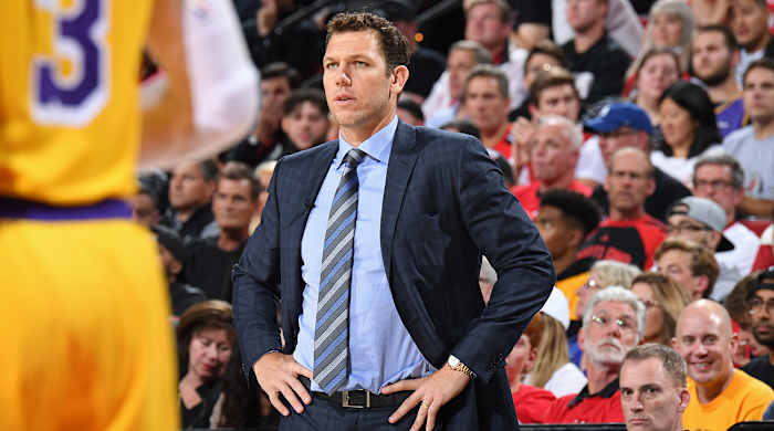 luke-walton-lakers-sideline-lead.jpg