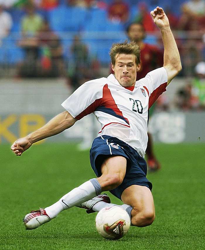2002-USA-home-uniform-Brian-McBride.jpg