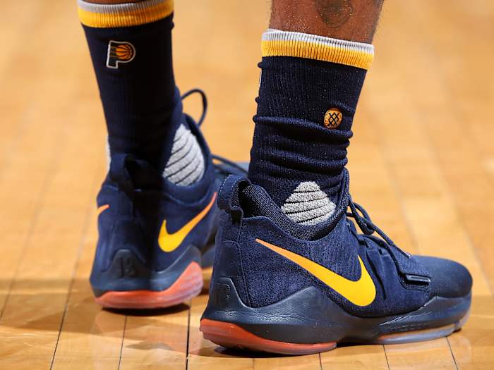 nike-pg-1-on-court.jpg