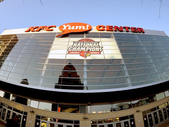 yum-center-louisville-basketball-national-championship-banner.jpg