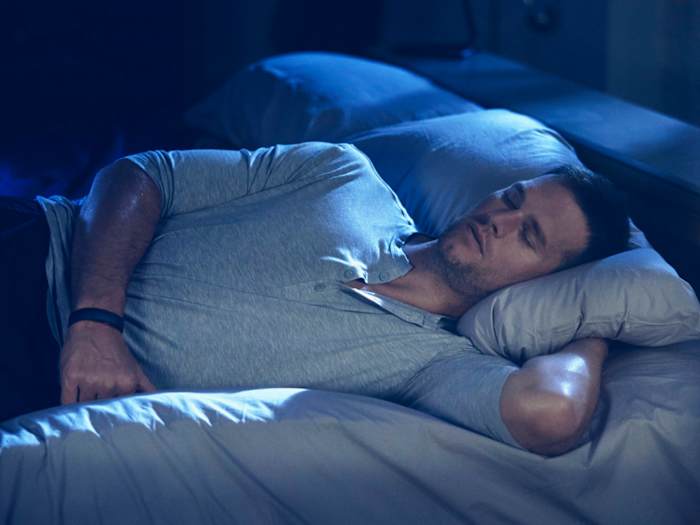 tom-brady-sleeping_0.jpg