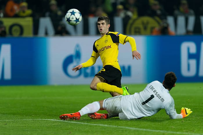 Pulisic-Gallery-Benfica-Goal.jpg