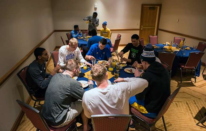 2017-UCLA-Mens-basketball-behind-the-scenes-SI686_TK1_00312.jpg