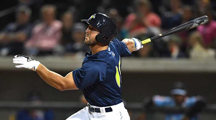 tim-tebow-baseball-swing-1_2.jpg