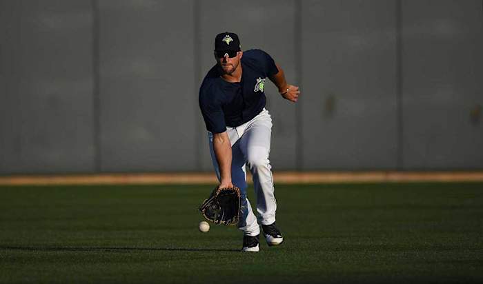 tim-tebow-baseball-fielding-3.jpg