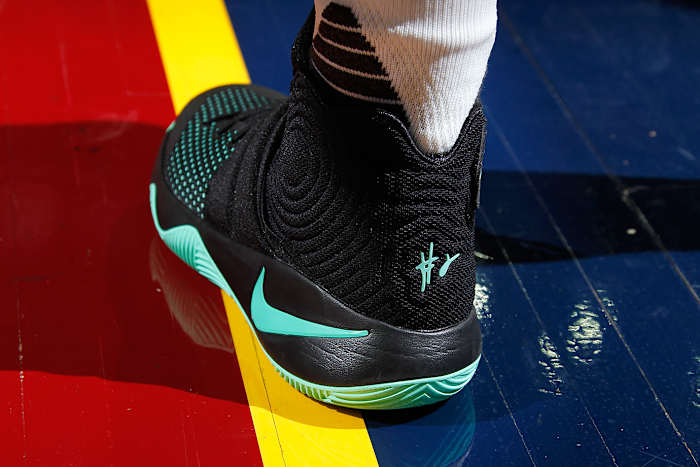 Kyrie-Irving-Nke-Kyrie-2-Green-Glow.jpg