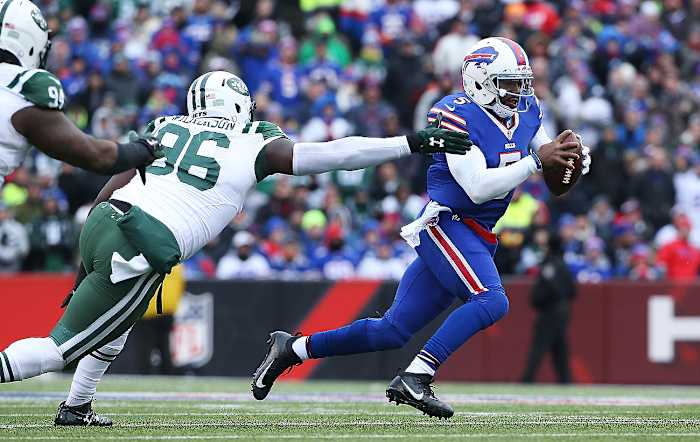 Tyrod Taylor’s ability to make plays with his feet, as well as his arm, led to him securing the Bills’ starting quarterback job in 2015.