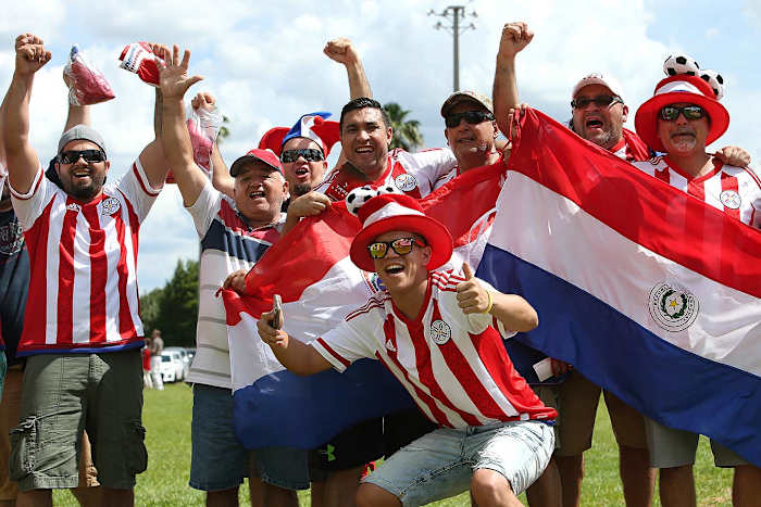 Paraguay-fans-538095944.jpg