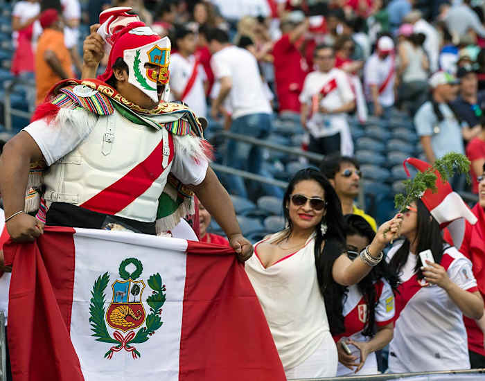 Peru-fans-GettyImages-538143502_master.jpg