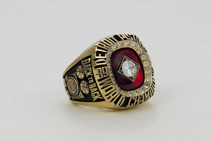 1990-Detroit-PIstons-NBA-Championship-ring.jpg