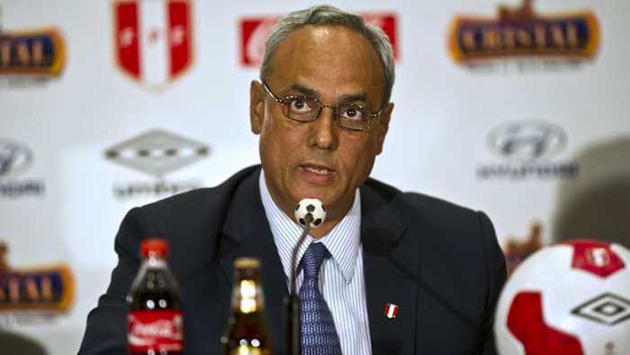 manuel-burga-peru-fifa.jpg