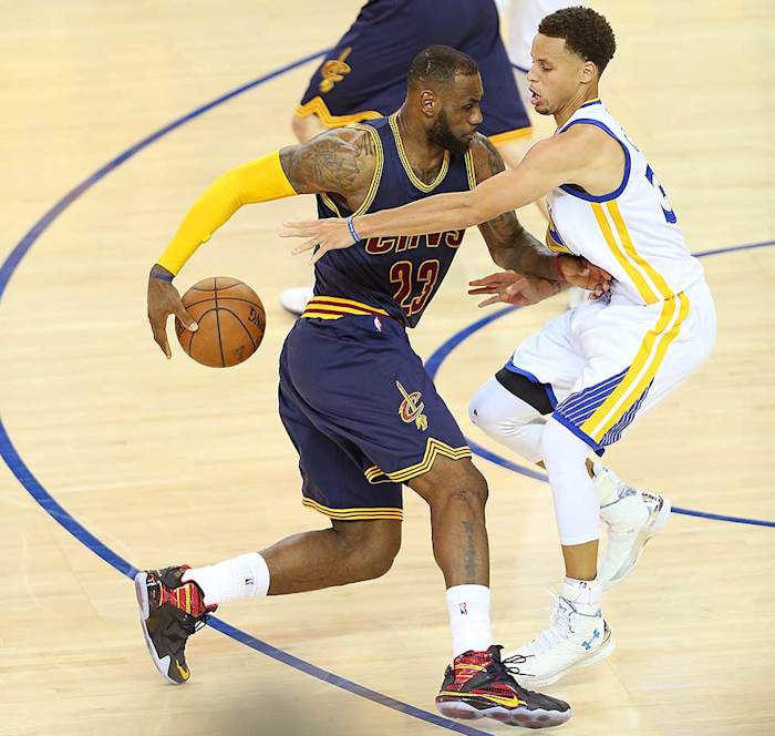 LeBron-James-Steph-Curry-9.jpg