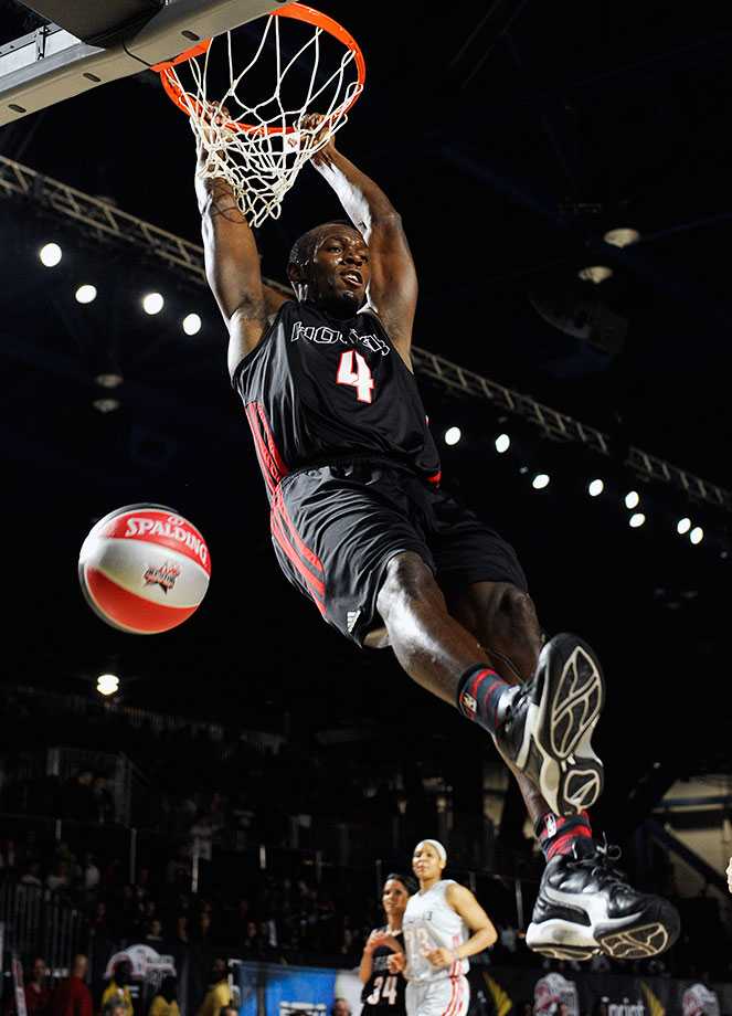2013-0215-Usain-Bolt-dunk.jpg