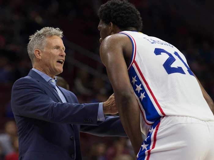 joel-embiid-76ers-brett-brown.jpg