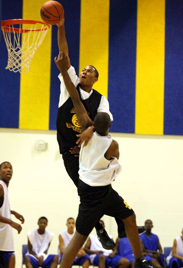 2006-Derrick-Rose-016370845.jpg