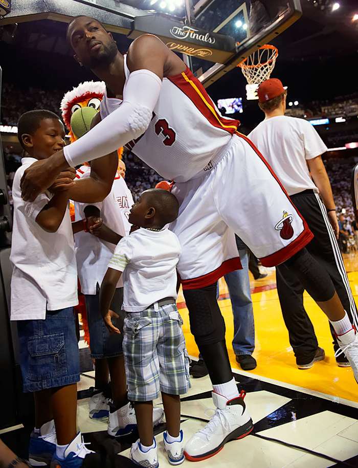 2011-0612-Dwyane-Wade-sons-Zaire-and-Zion-op1s-18099.jpg