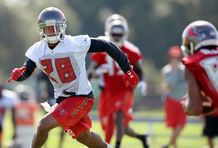 2016-0728-Tampa-Bay-Buccaneers-training-camp-Vernon-Hargreaves-III.jpg