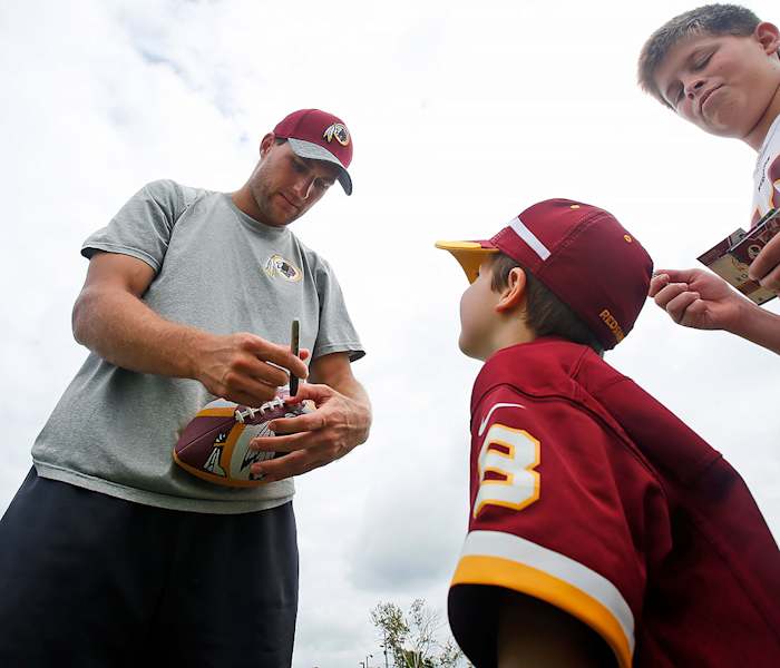 2016-0729-Washington-Redskins-training-camp-Kirk-Cousins-fans.jpg