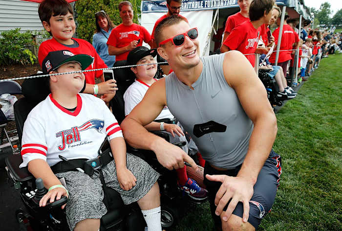 2016-0729-New-England-Patriots-training-camp-Rob-Gronkowski.jpg