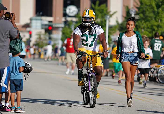 2016-0726-Green-Bay-Packers-training-camp-Eddie-Lacy.jpg