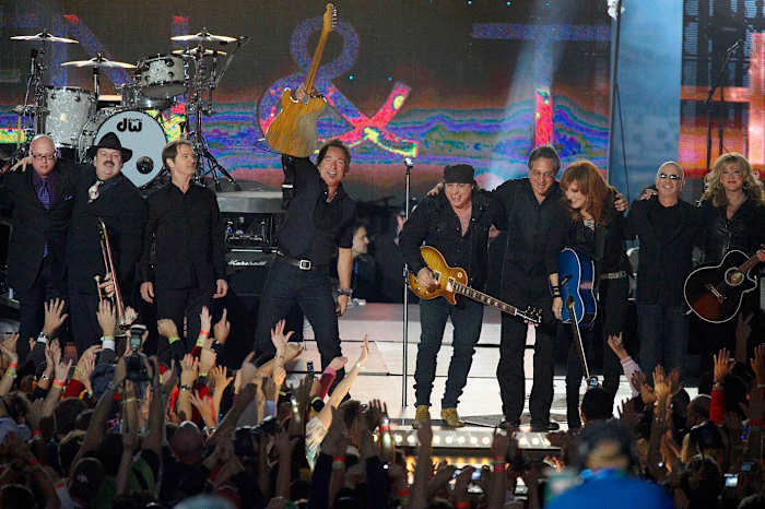 2009-Super-Bowl-XLIII-Bruce-Springsteen-E-Street-Band-opis-4478.jpg