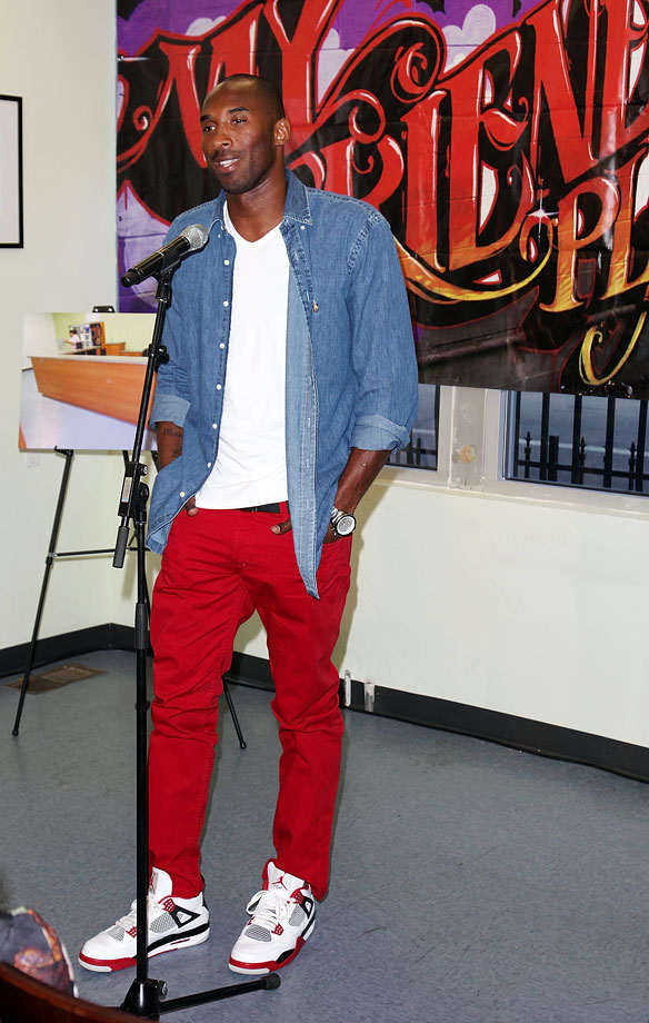 2012-Kobe-Bryant-red-pants.jpg