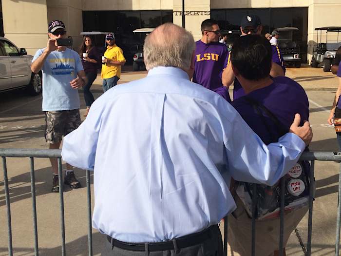 verne-lundquist-lsu-tigers-fans.jpg