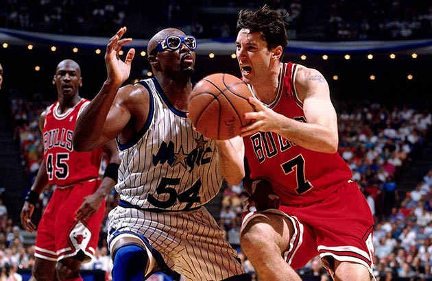 toni-kukoc-bulls-dragan-bender.jpg