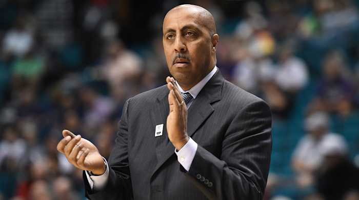 lorenzo-romar-washington-1300-mail.jpg