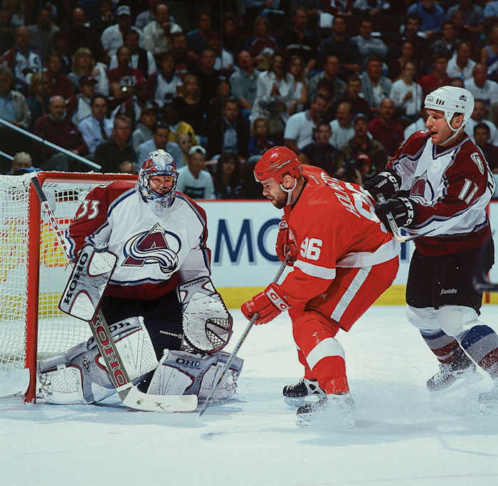 2002-0522-Patrick-Roy-Tomas-Holmstrom-001260122.jpg