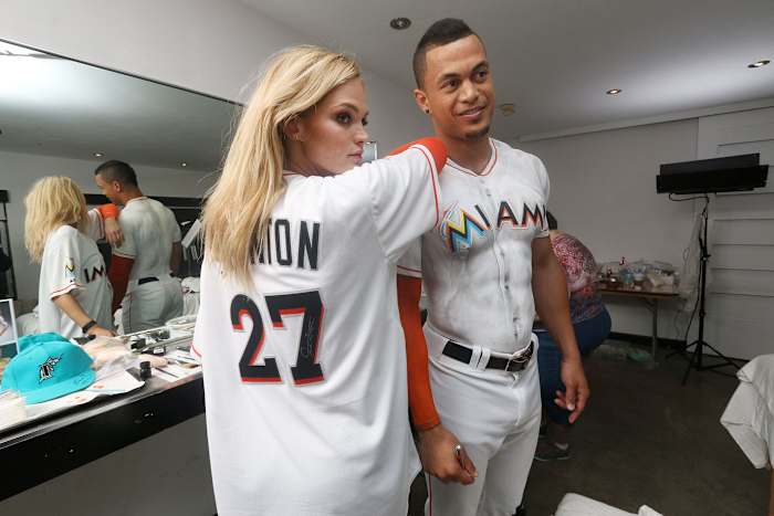 Giancarlo-Stanton-body-paint-Erin-Heatherton-X159267_TK1_743.jpg