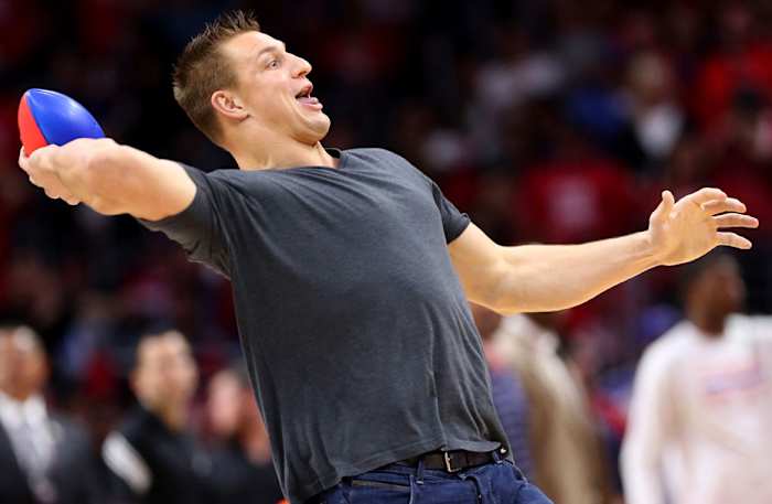 rob-gronkowski-clippers2.jpg