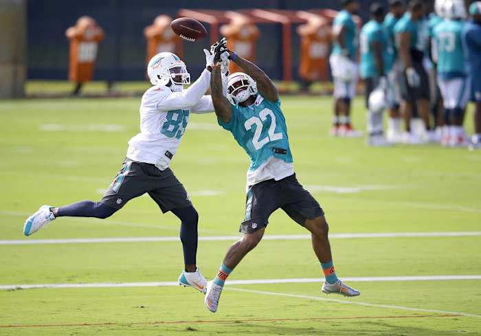 Miami-Dolphins-Jamar-Taylor-Greg-Jennings.jpg