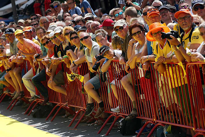 tour-de-france-fans-479701610_master.jpg