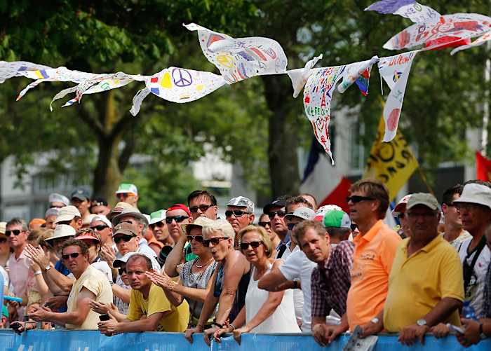 tour-de-france-fans-479451726_master.jpg